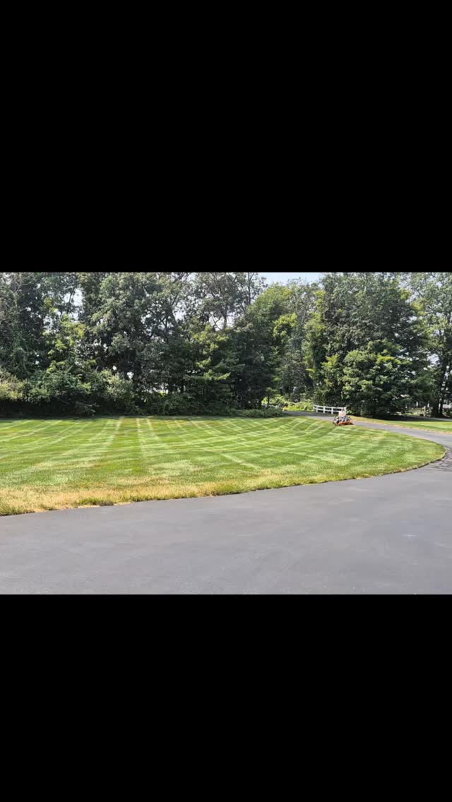 Circular striped lawn